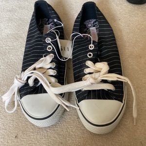 NWT xhilaration Alison Black Canvas, Silver Stripe Sneakers